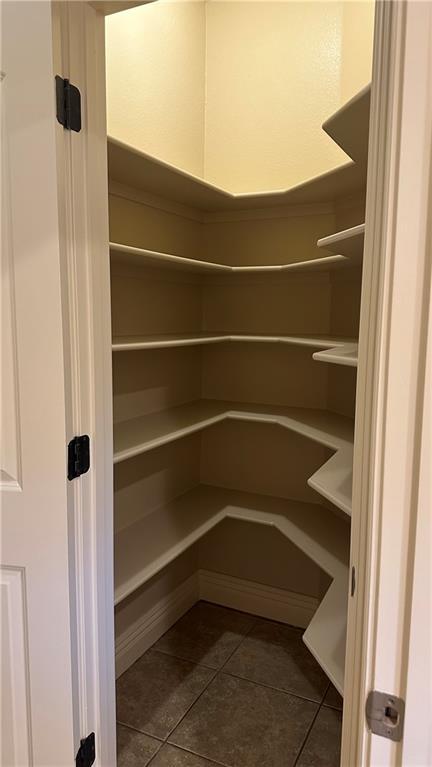 Building Photo - 2005 SW Pinoak Ave