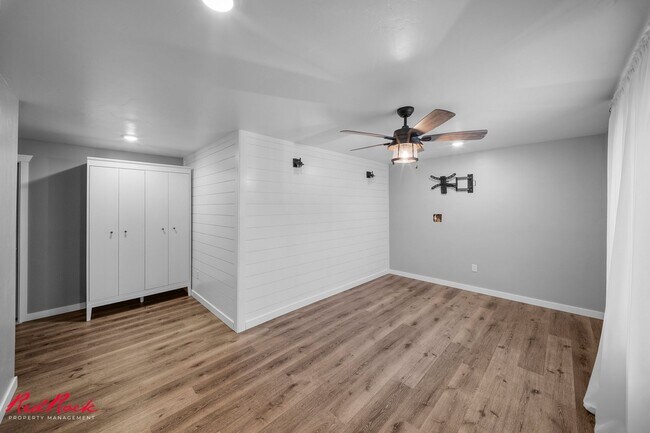 Building Photo - Modern 5 Bedroom Home in Cedar City!