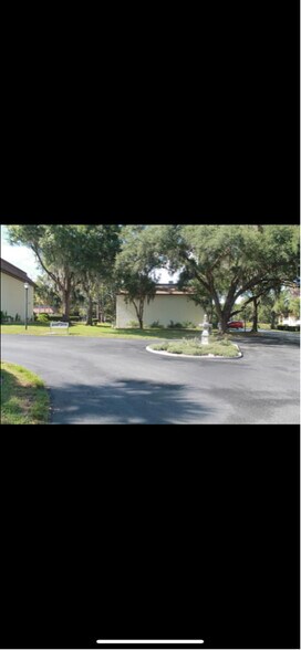 Building Photo - 2400 Forest Dr
