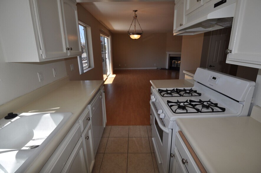 Building Photo - 5340 Whitsett Ave