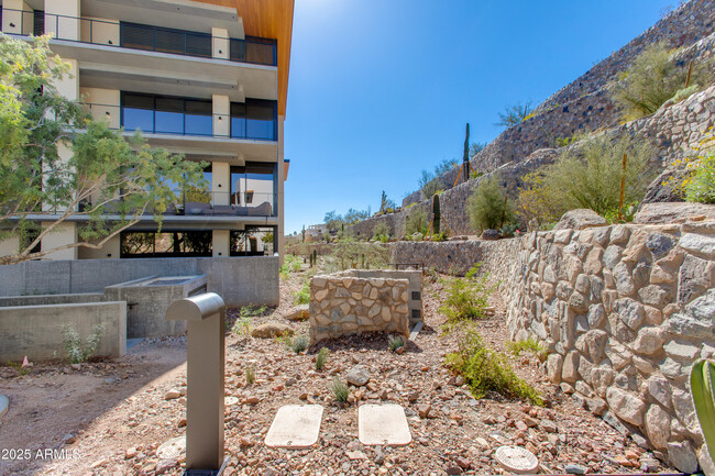 Building Photo - 6302 E Camelback Rd