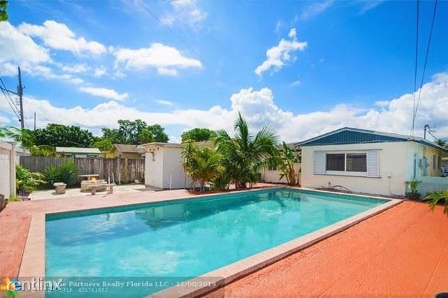 Building Photo - 3 br, 1 bath House - 261 Ne 49th Street