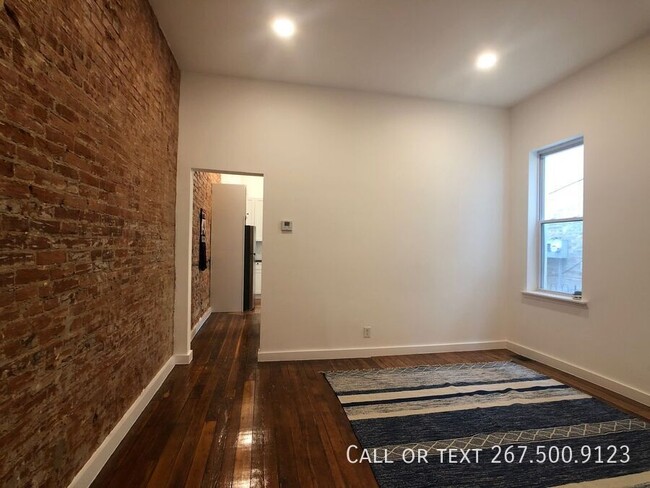 Building Photo - Newly removated, very spacious 2BR unit wi...