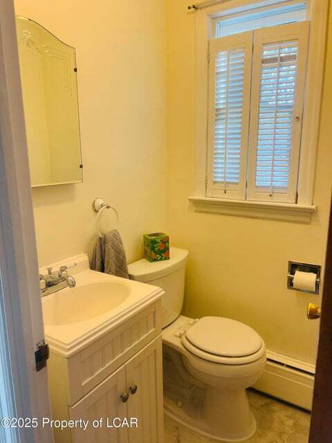 1/2 Bath - 189 Lewis Ave