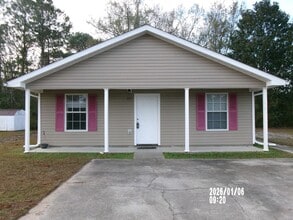 Building Photo - 3BR/1.5BA Single Family Home in Gautier - Rent $1200.00