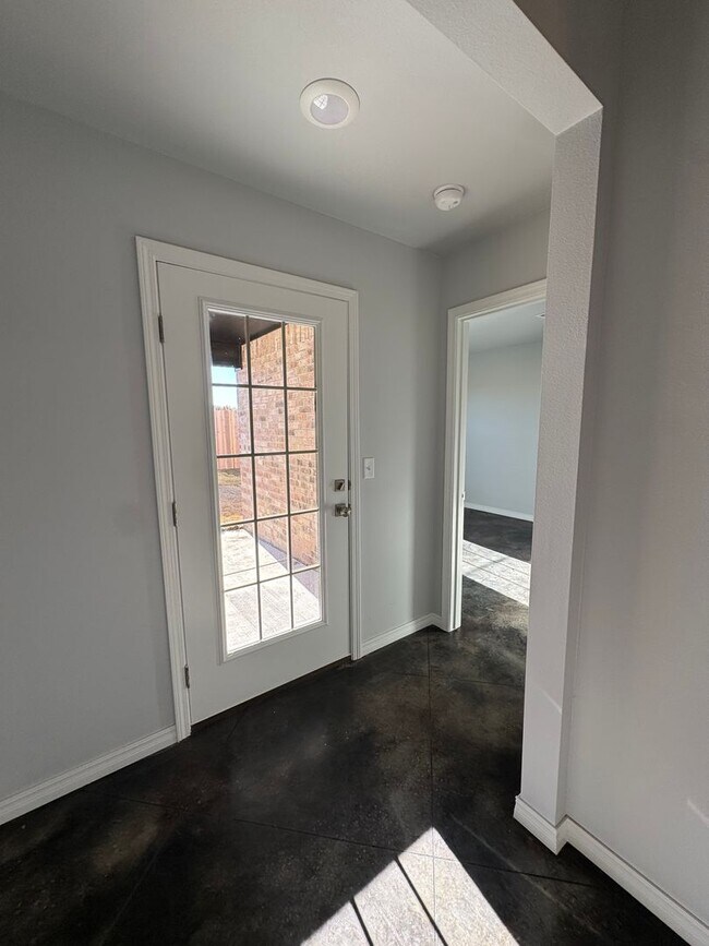 Building Photo - Located in the Glendale Area!!! New Build "Be the 1st to live HERE!!! 1/2 off special 1st month rent