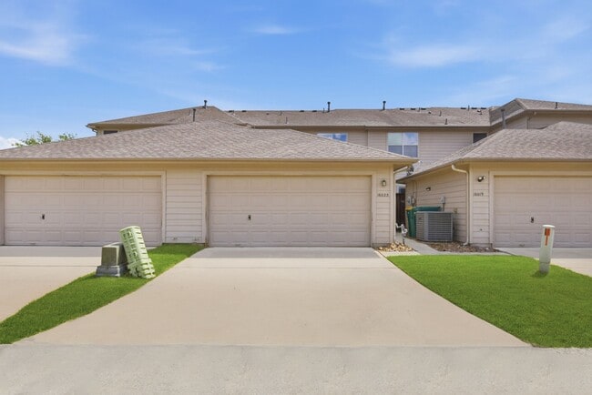 Building Photo - 16023 Powder Springs Ln