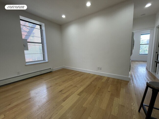 Building Photo - 551 Lenox Ave