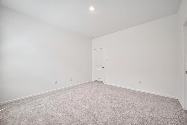 Building Photo - 2430 Dewford Fls Dr