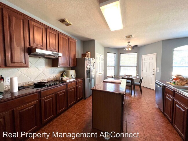 Building Photo - 4 br, 2.5 bath House - 802 Stevenage Dr