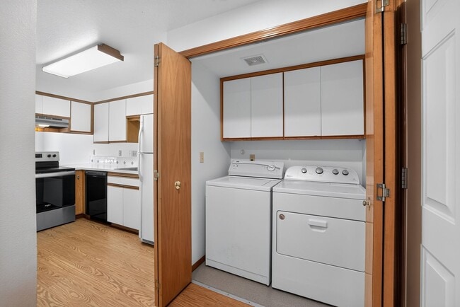 Building Photo - 20463 SW Midline St