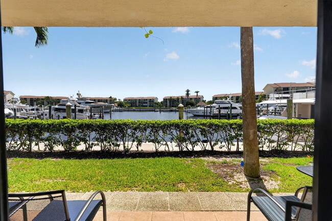 Building Photo - 2401 Marina Isle Way