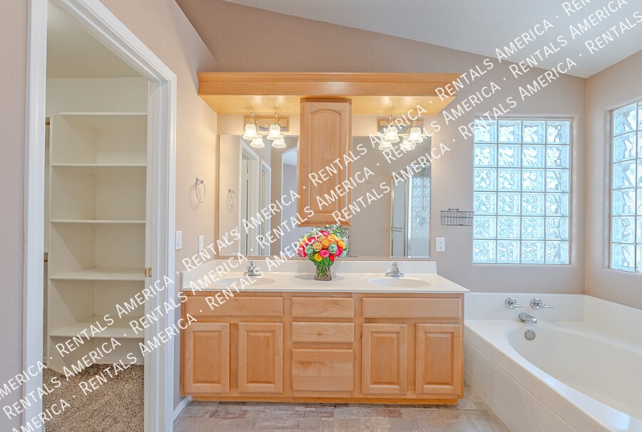 Building Photo - 20277 N 68th Dr