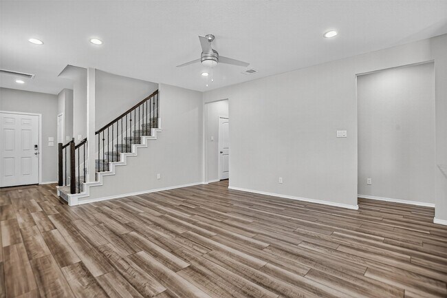 Building Photo - 9205 Inland Leather Ln