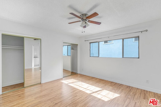 Building Photo - 1800 N Harvard Blvd