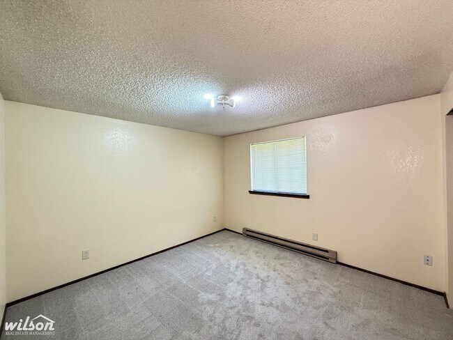 Building Photo - 1211 Ledwich Ave