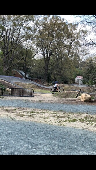 Bike asphalt pump track - 105 Dove St