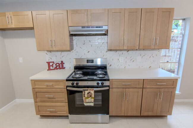 Building Photo - 6703 Stonewater