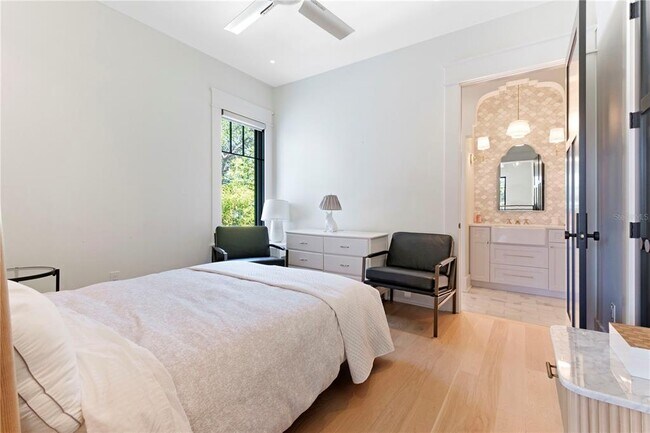 Building Photo - 319 W Frances Ave