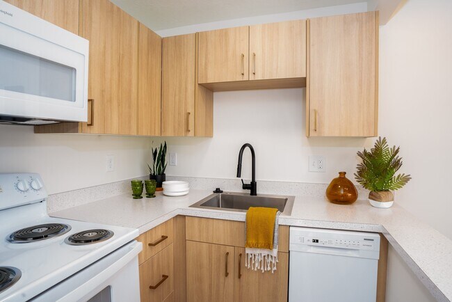 Building Photo - 947 E 400 S