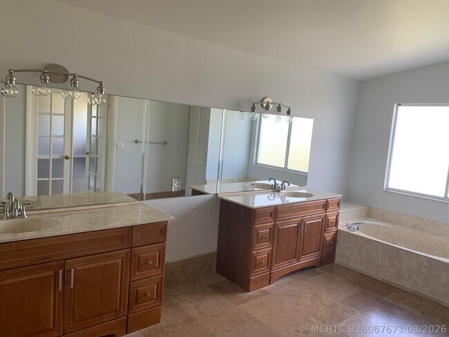 Building Photo - 10837 Palm Spring Dr