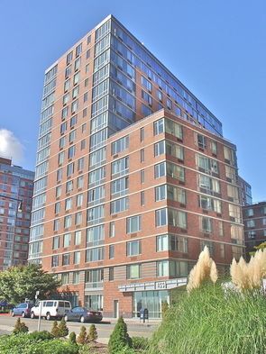 Building Photo - 455 Main St