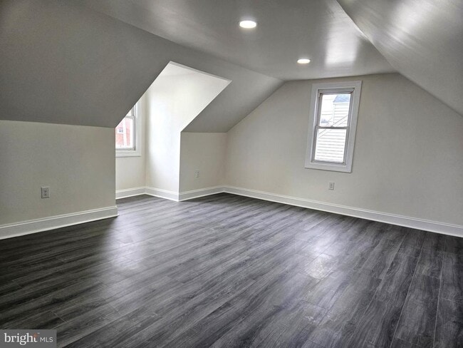 Building Photo - 5416 Radecke Ave