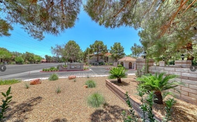 Building Photo - 2605 S Durango Dr