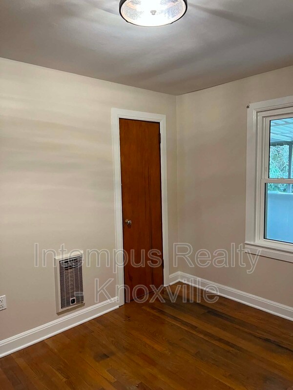 Building Photo - 304 Sarvis Dr