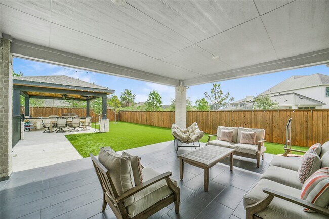 Building Photo - 147 Renodes Garden Ln