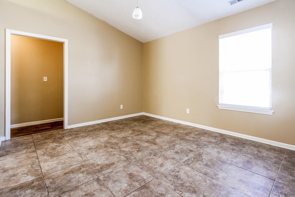 Building Photo - 1947 Mare Ave