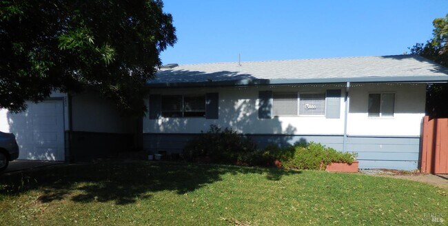 Building Photo - 287 Camellia St