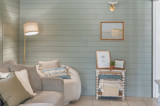 Building Photo - 108 Zamora St