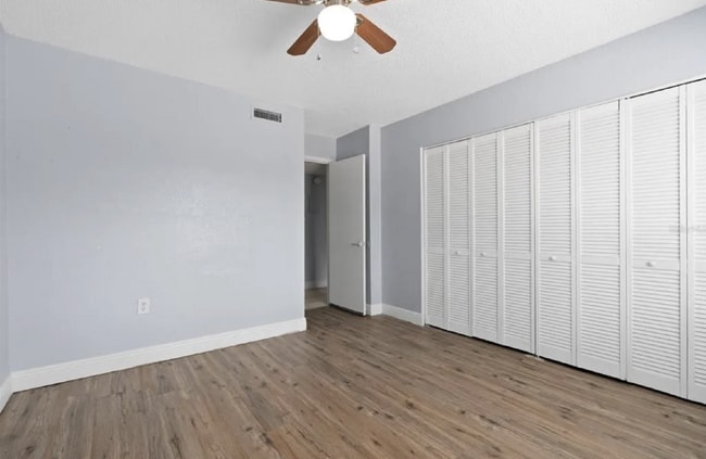 Building Photo - Spacious Renovated 3-Bedroom Condo with Balcony & Amenities – Prime Orlando Location