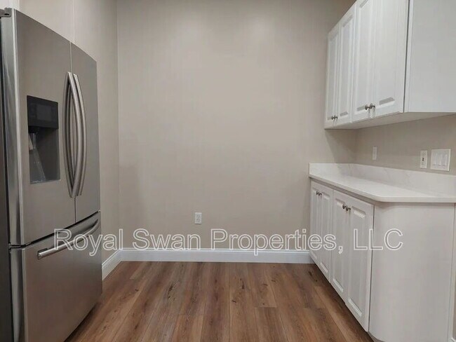 Building Photo - 611 Grasslands Village Cir