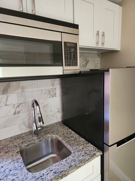 Building Photo - 12809 E Shelby Ln