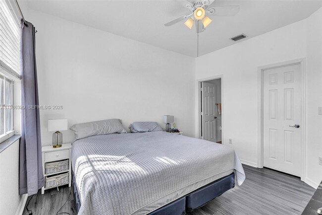 Building Photo - 2905 Crestwood Ter