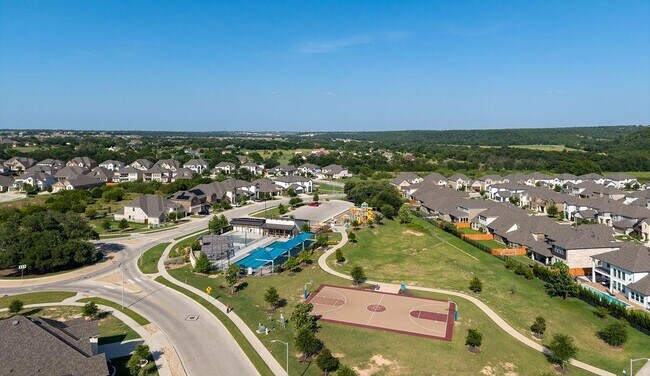 Building Photo - 3304 Belted Galloway St