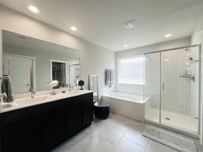 Building Photo - 3315 Dagostino Crk Dr