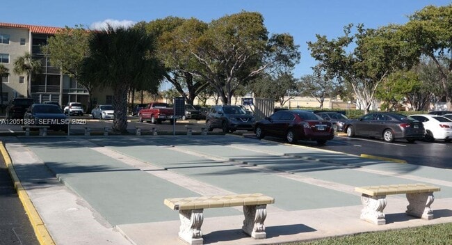 Building Photo - 1820 SW 81st Ave