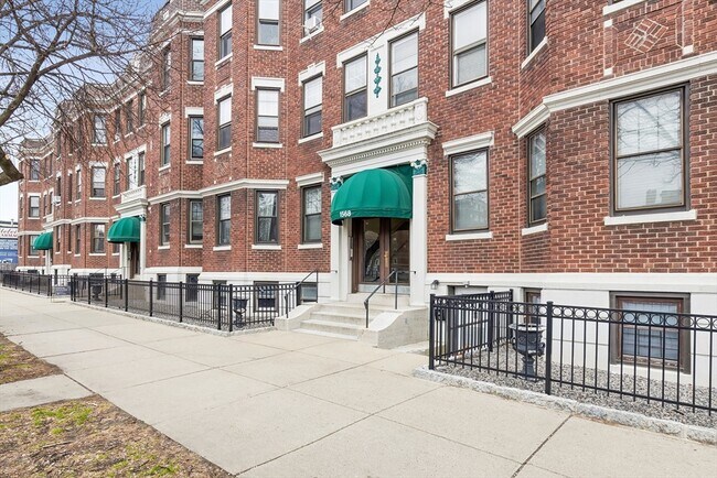 Building Photo - 1568 Commonwealth Ave