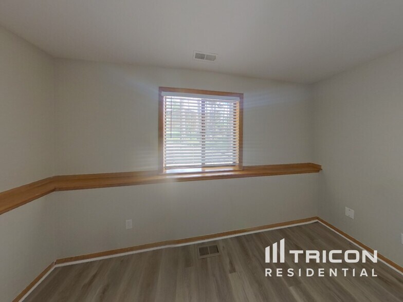 Building Photo - 820 Woodmoor Dr