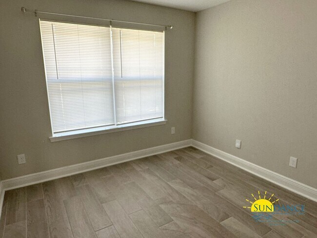 Building Photo - Stunning 3 Bedroom Home in Gulf Breeze