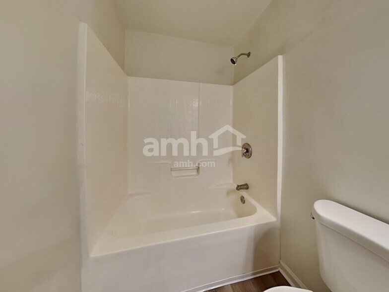 Building Photo - 415 Caperton Way