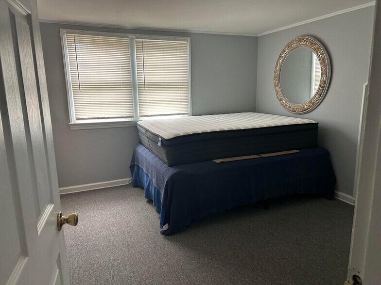 BRDROOM - 903 Catherine St