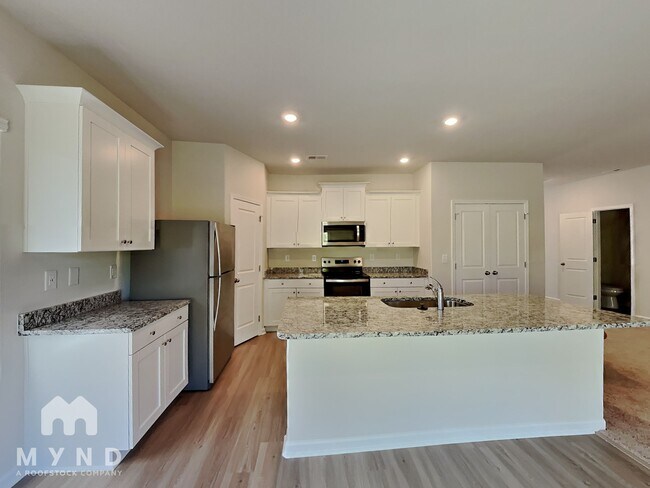 Building Photo - 334 Taverners Ln