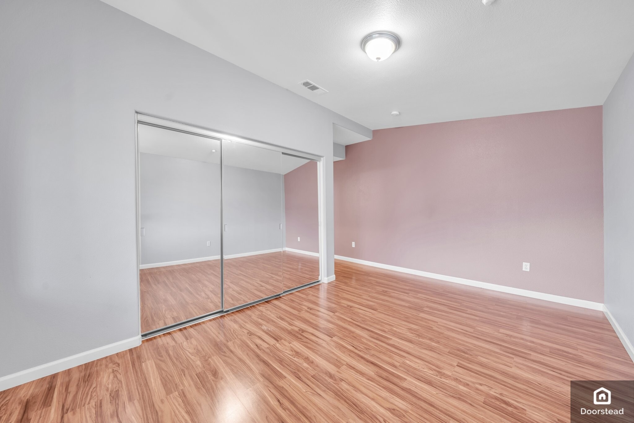 Building Photo - 955 Pavilion Loop