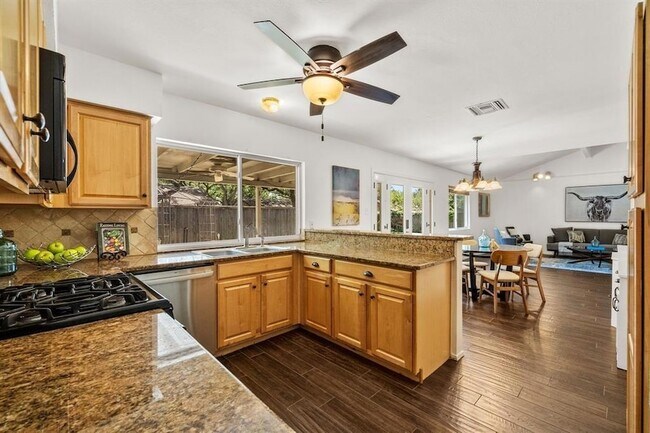 Building Photo - 11711 Shoshone Dr