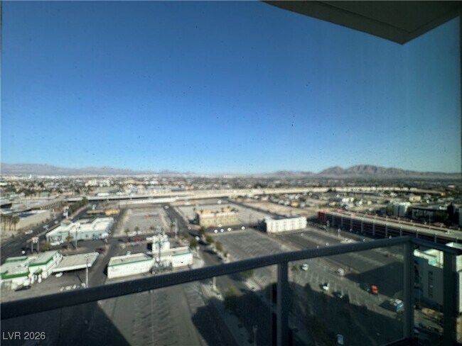 Building Photo - 150 S Las Vegas Blvd