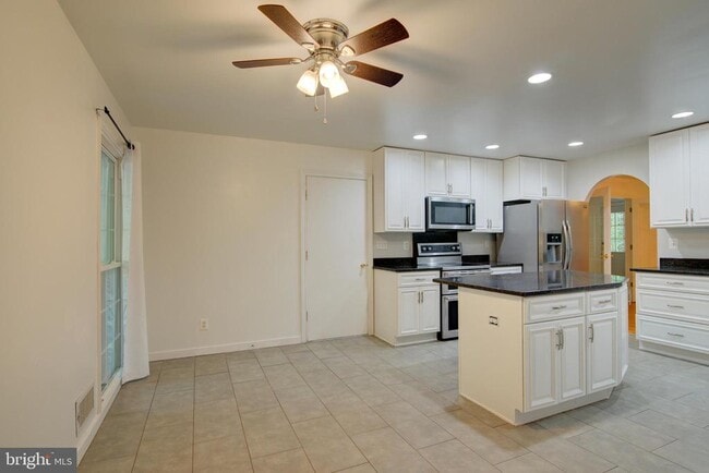 Building Photo - 11621 Sourwood Ln